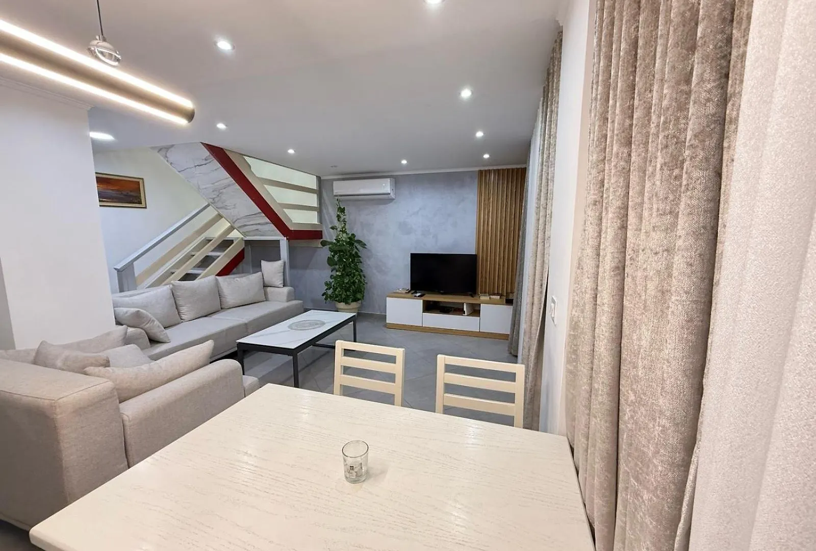 Apartament Luxury Sea View Duplex Durrës Albania